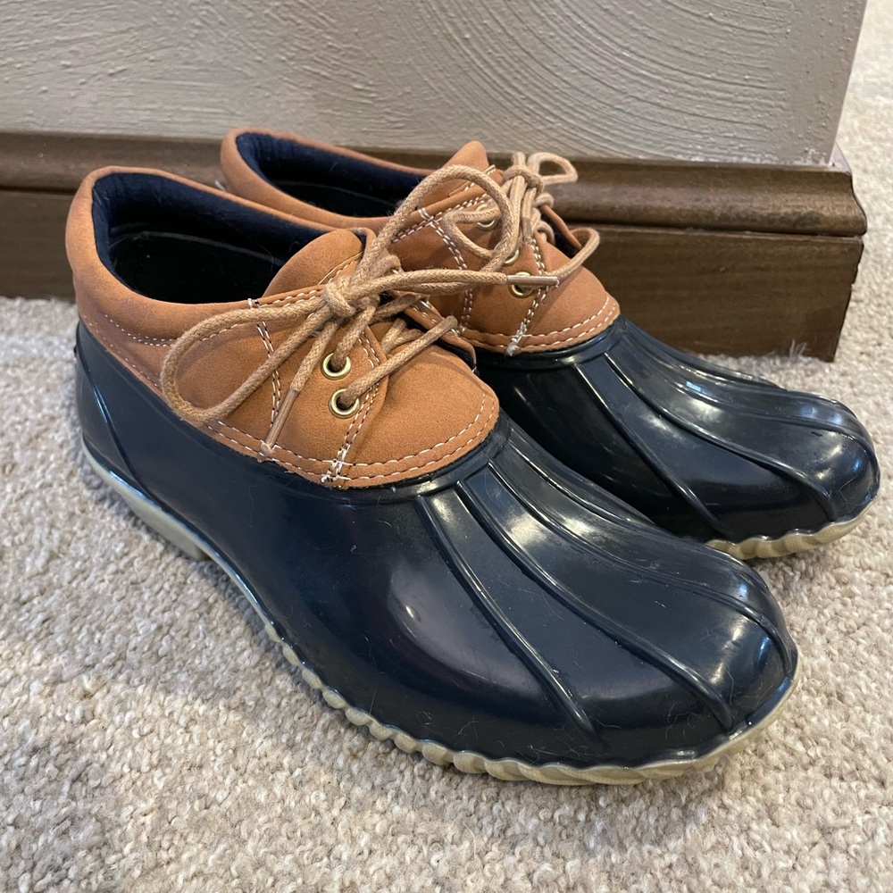 Tommy Hilfiger Duck Bootie - 6.5